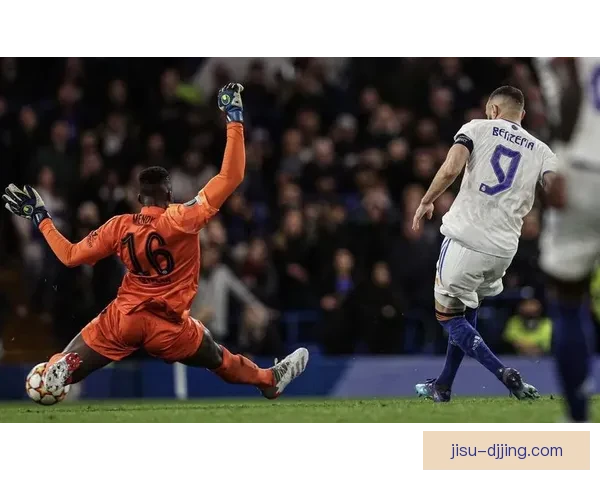 博洛尼亚门将低级失误送礼丢球