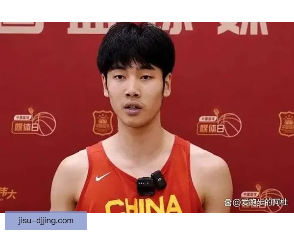 张博源单场27分力压全队 半场表现惊艳